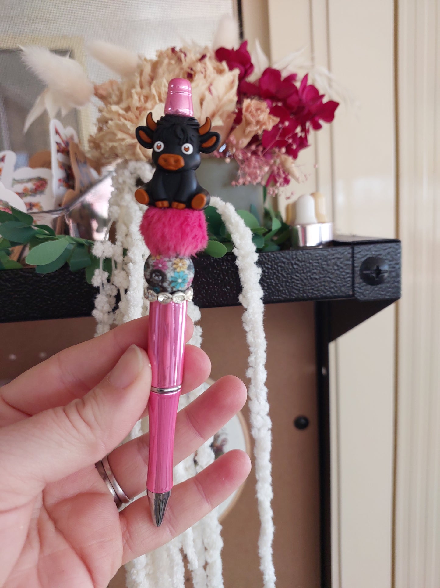 Pink Pen with a Highland Cow.