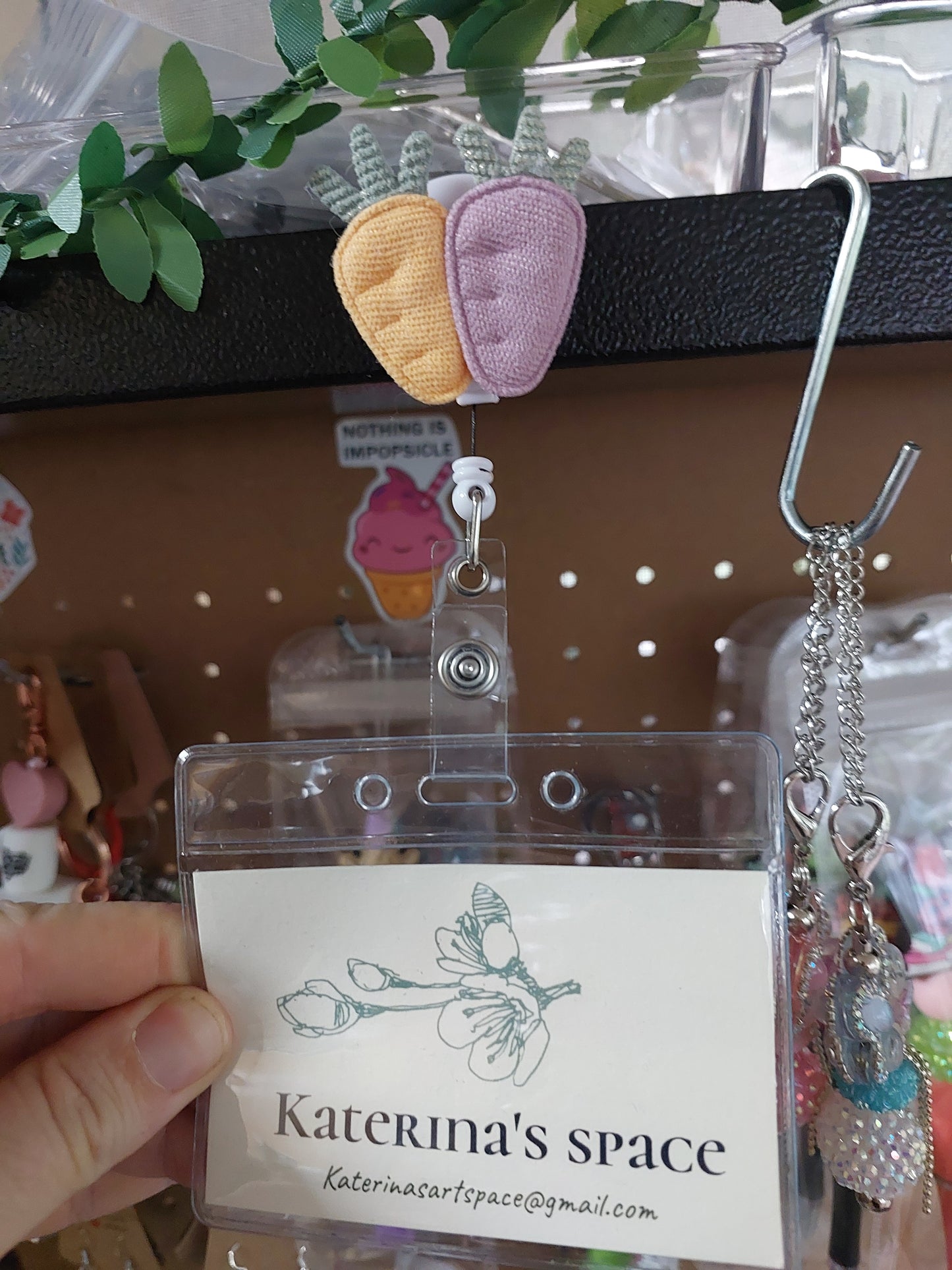 Changeable badge reel