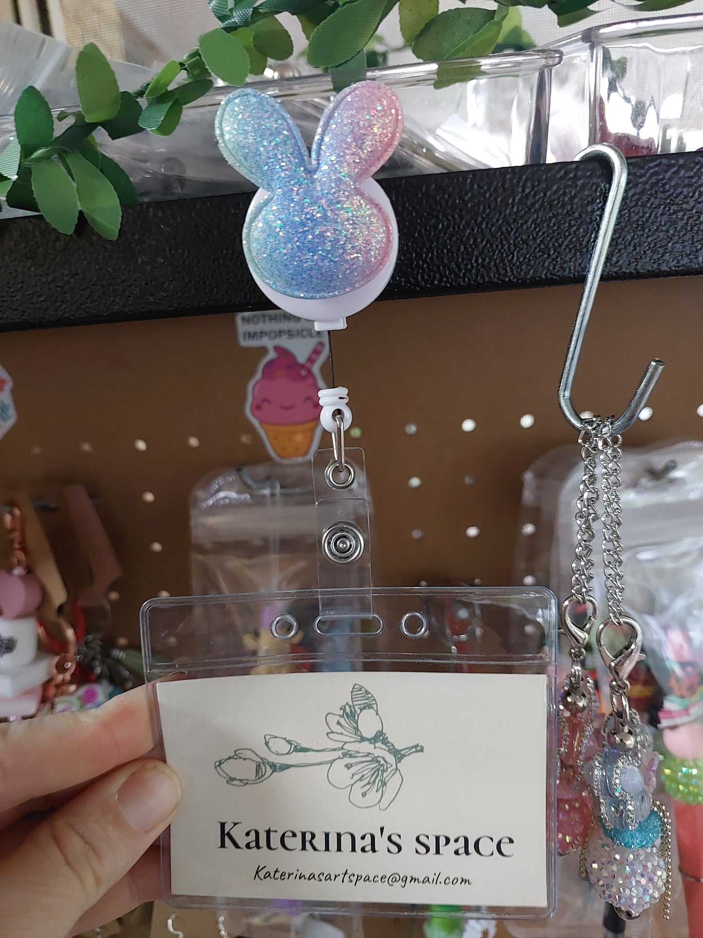 Changeable badge reel