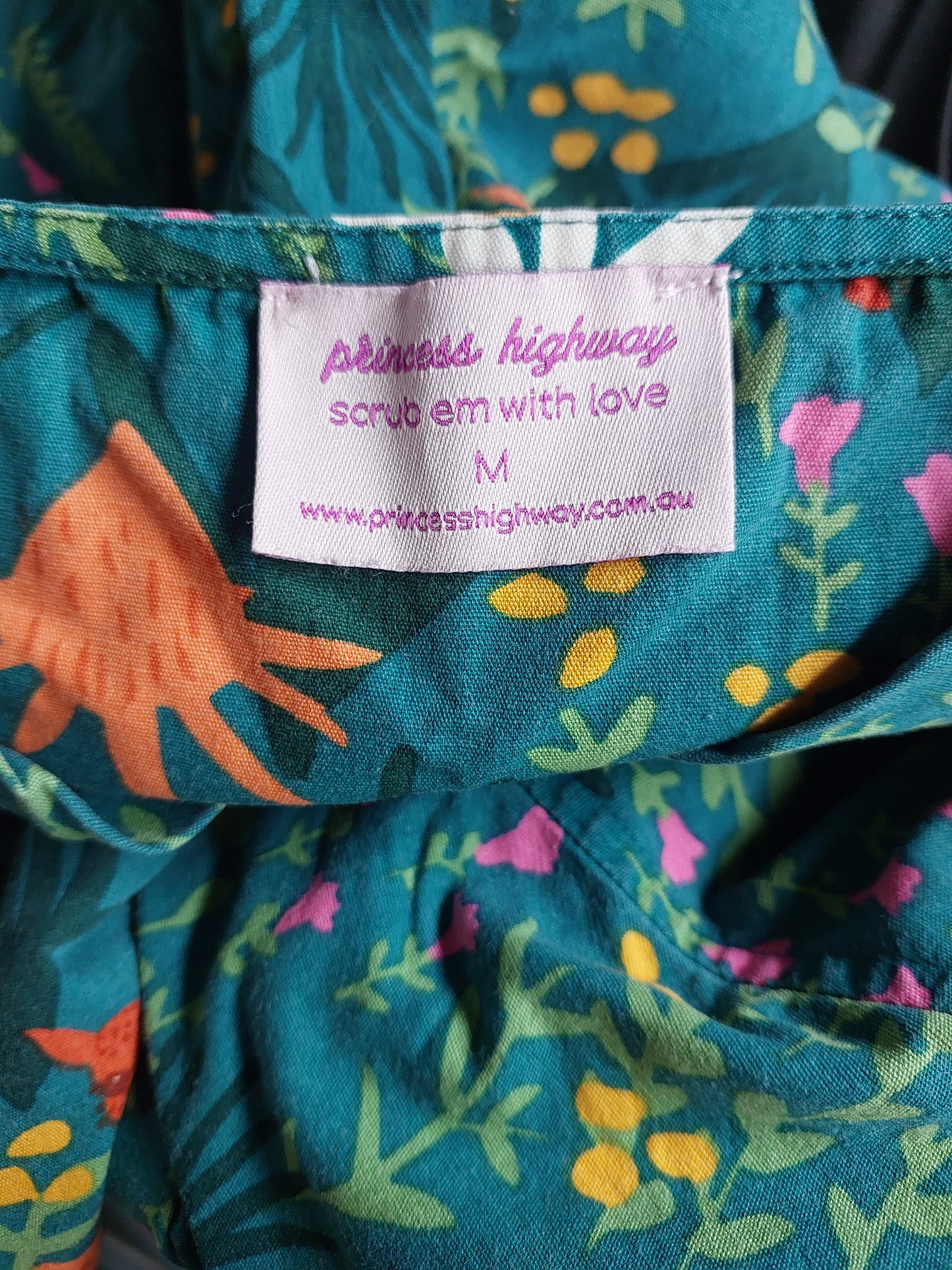 Size M Scrubs Princess Highway