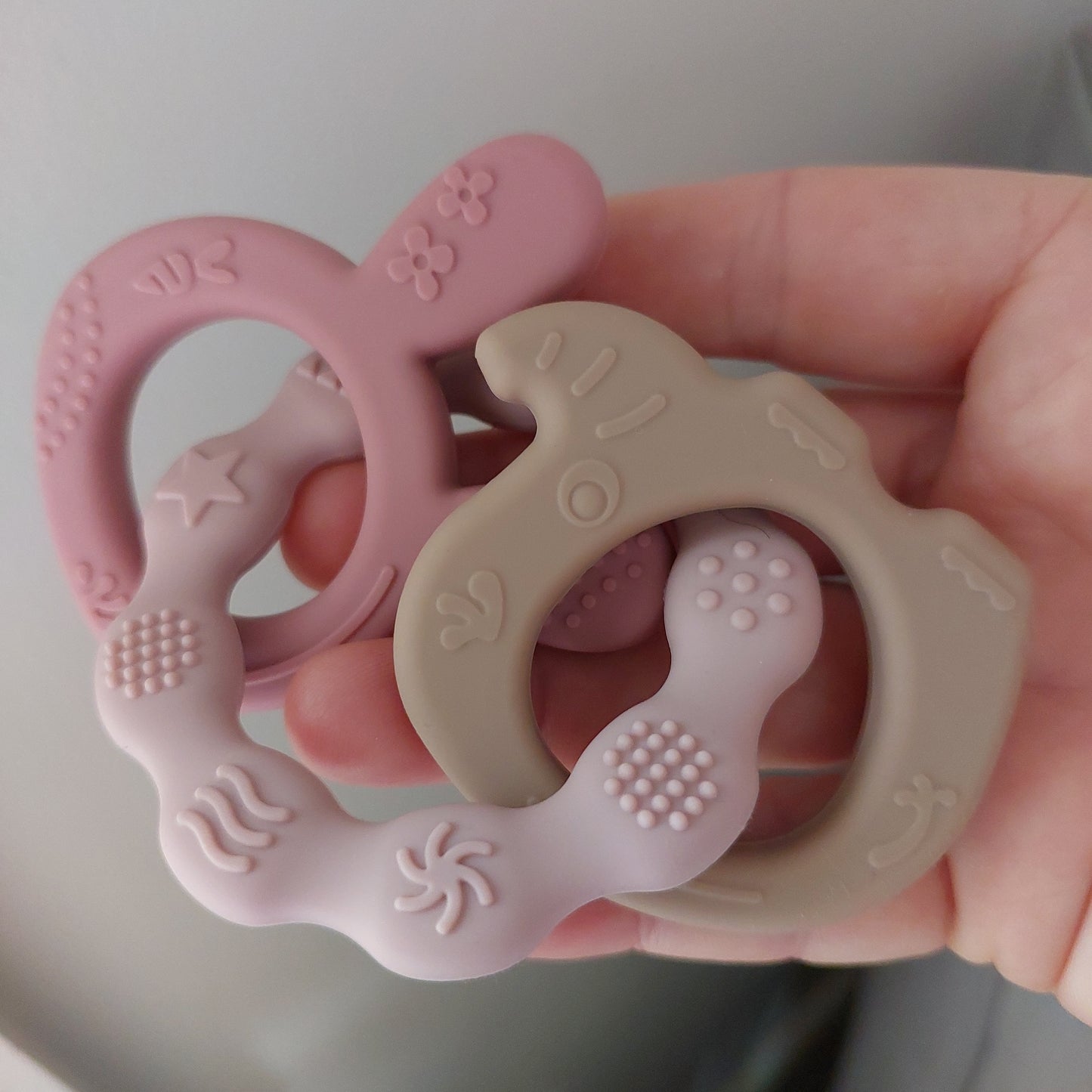 Silicone teether - pinks