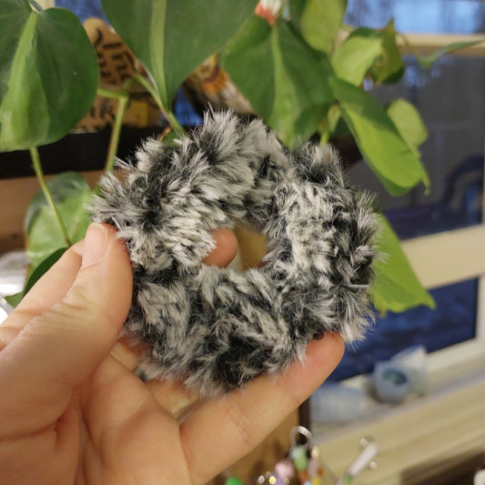 Faux Fur scrunchie