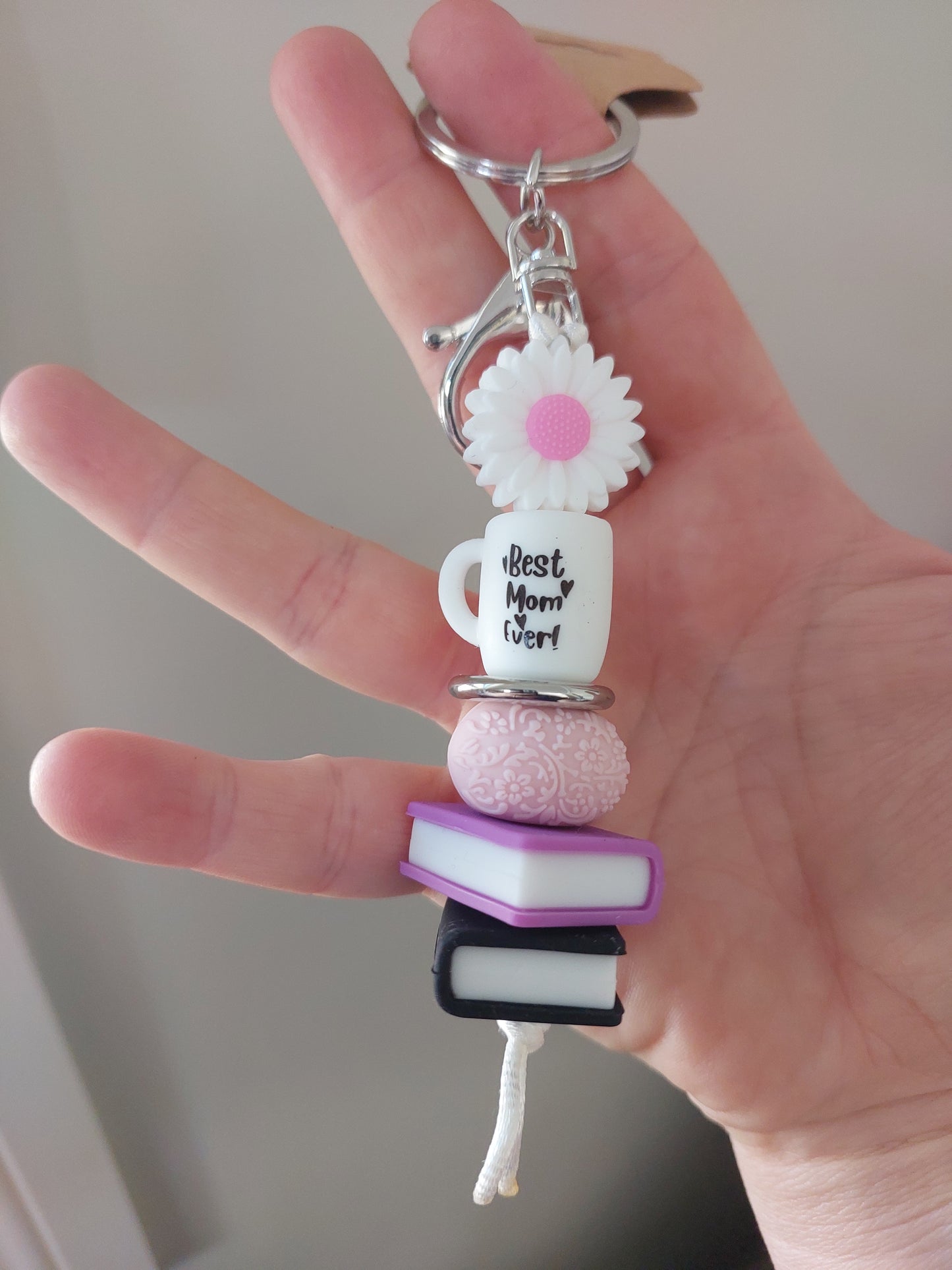 Best mom ever book stack keychain