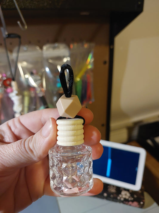 Car diffuser bottle + scent