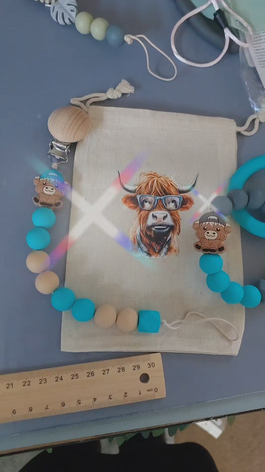 Highland Cow Dummy chain Set