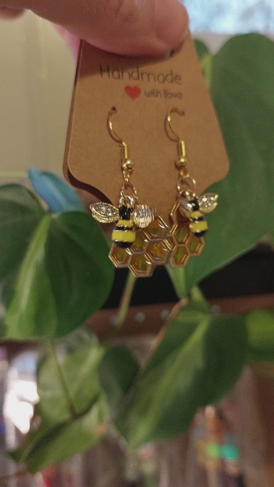 Bee and honey comb gold earings