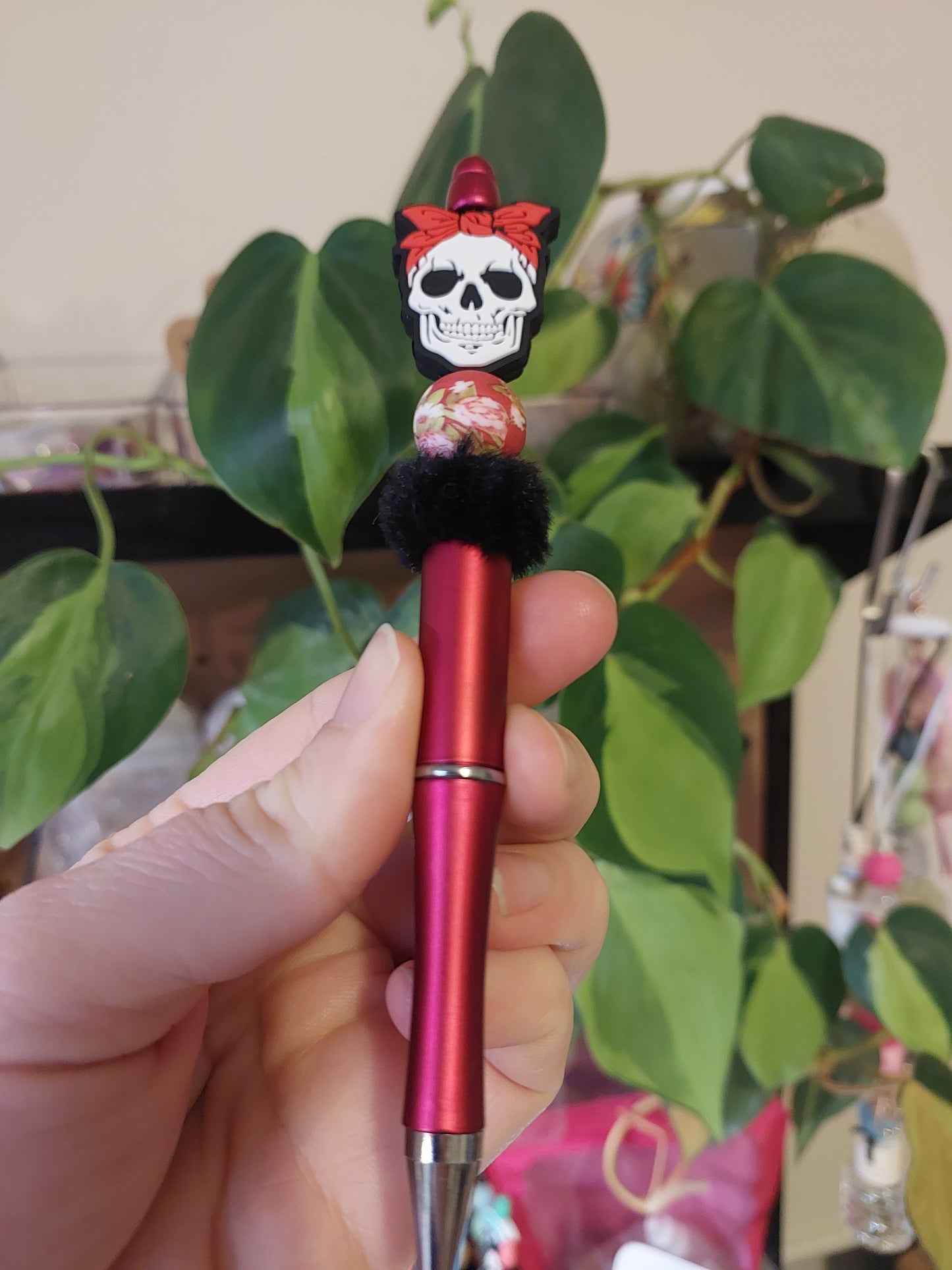 Red skull pen